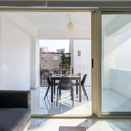 Marble - Cozy W Balcony In * Lárnaka