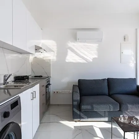 Διαμέρισμα Marble - Cozy W Balcony In Λάρνακα