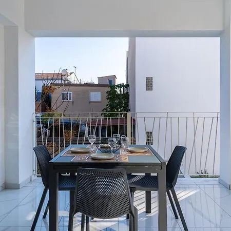 Marble - Cozy W Balcony In