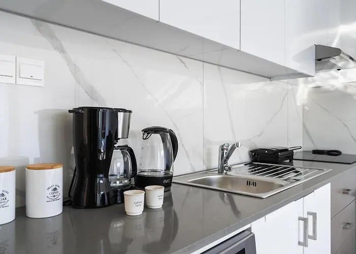 Appartamento Marble - Cozy W Balcony In Larnaca