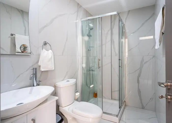 Marble - Cozy W Balcony In Appartamento