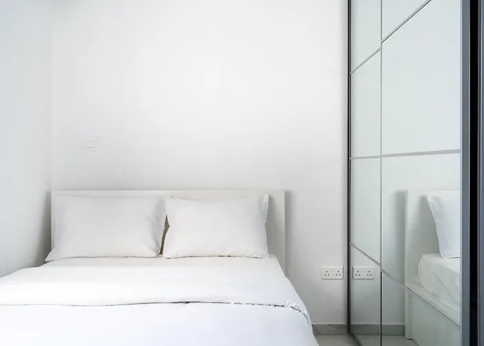 Marble - Cozy W Balcony In *